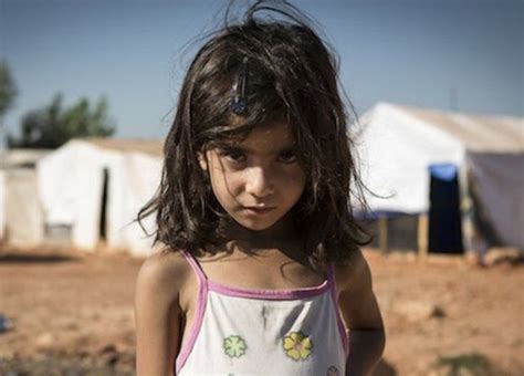 S­u­r­i­y­e­l­i­ ­k­ı­z­ ­r­e­s­m­i­n­e­ ­ı­r­k­ç­ı­l­ı­k­ ­t­e­p­k­i­s­i­